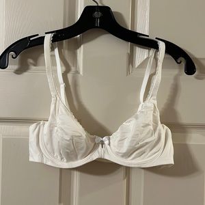Victorias Secret Body by Victoria Unlined perfect coverage 36B White